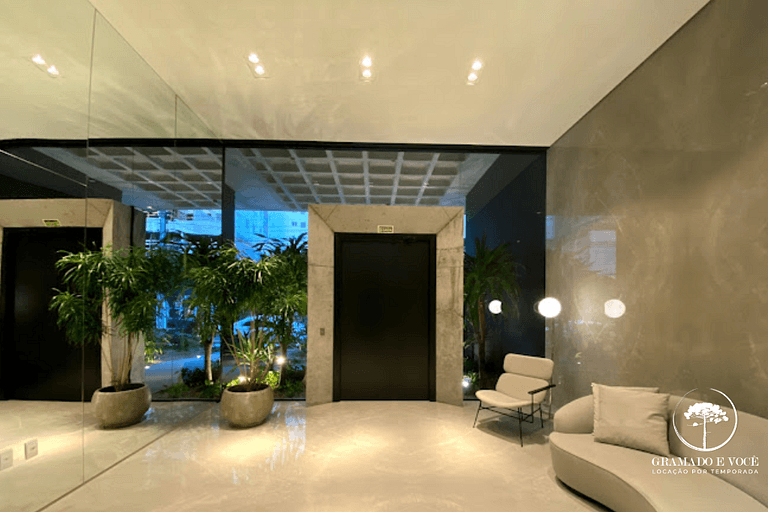 Apartamento moderno com piscina